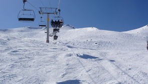 开云体育最新地址-世界青少年滑雪比赛在崇山峻岭中顺利落幕，全国青少年滑雪锦标赛